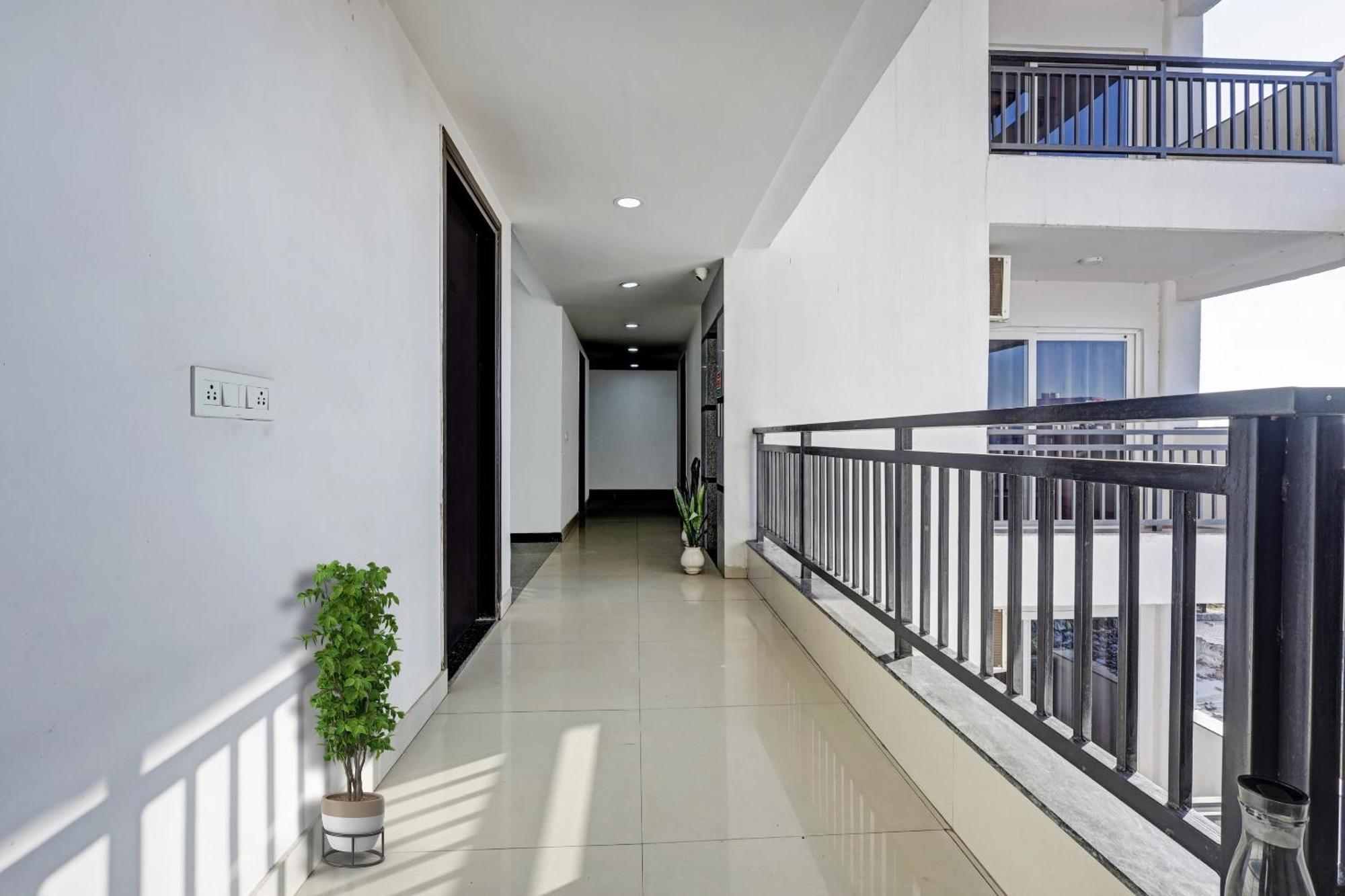 Super Townhouse Tipsyy Near Bestech Central Square Mall Gurgaon Luaran gambar