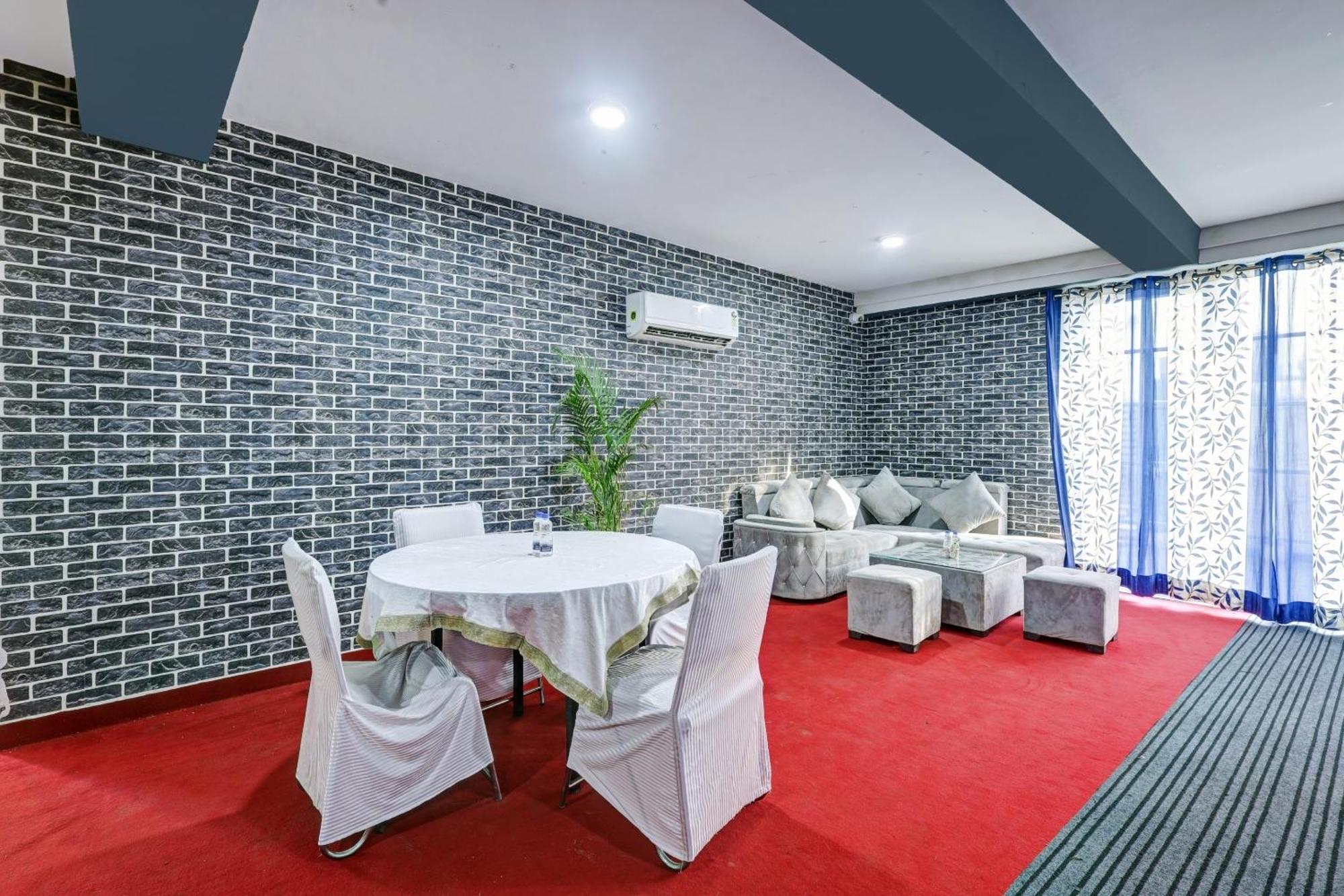 Super Townhouse Tipsyy Near Bestech Central Square Mall Gurgaon Luaran gambar