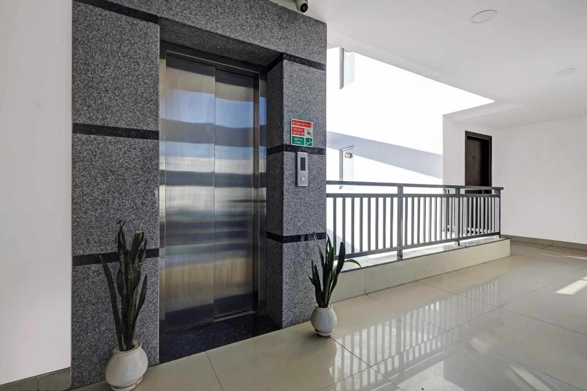 Super Townhouse Tipsyy Near Bestech Central Square Mall Gurgaon Luaran gambar