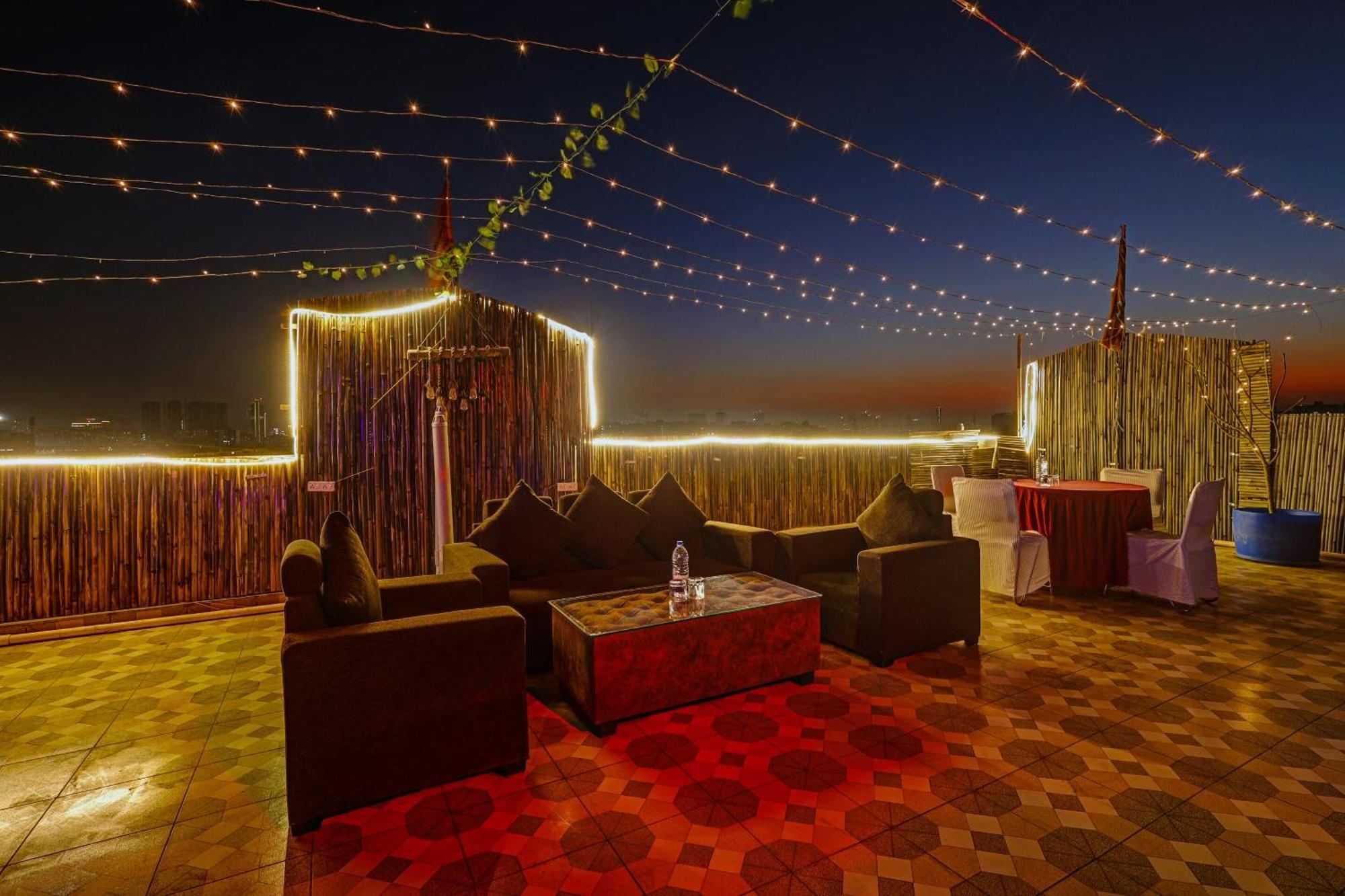 Super Townhouse Tipsyy Near Bestech Central Square Mall Gurgaon Luaran gambar