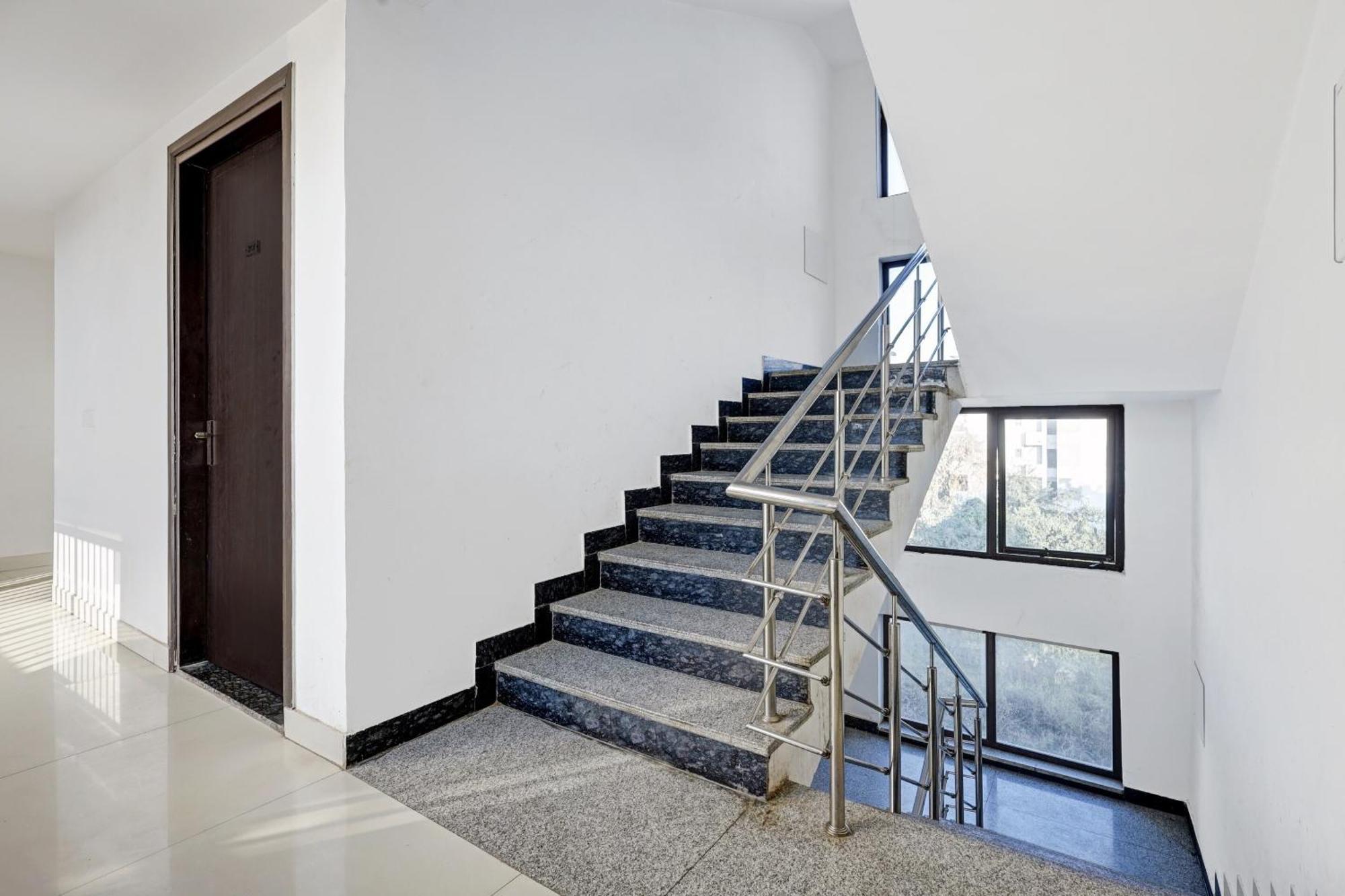 Super Townhouse Tipsyy Near Bestech Central Square Mall Gurgaon Luaran gambar