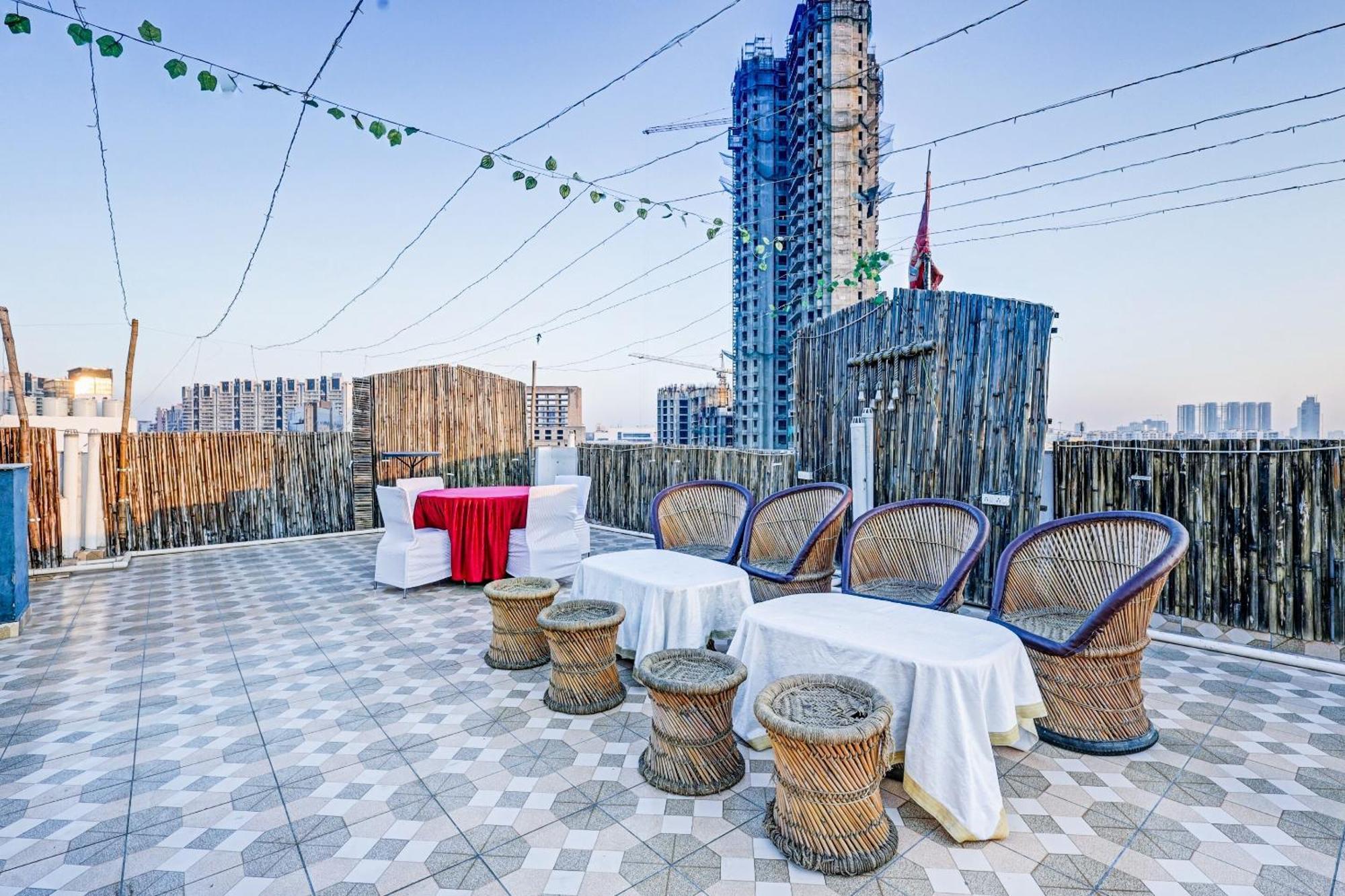 Super Townhouse Tipsyy Near Bestech Central Square Mall Gurgaon Luaran gambar